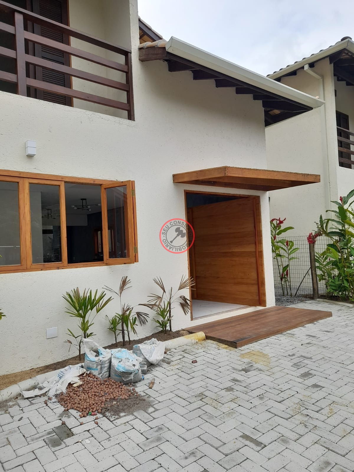 Casa à venda com 3 quartos, 100m² - Foto 2