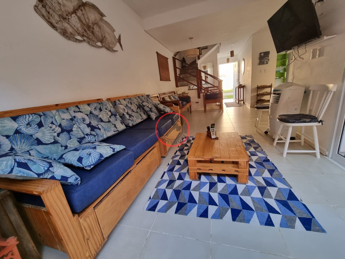 Casa à venda com 3 quartos, 90m² - Foto 2