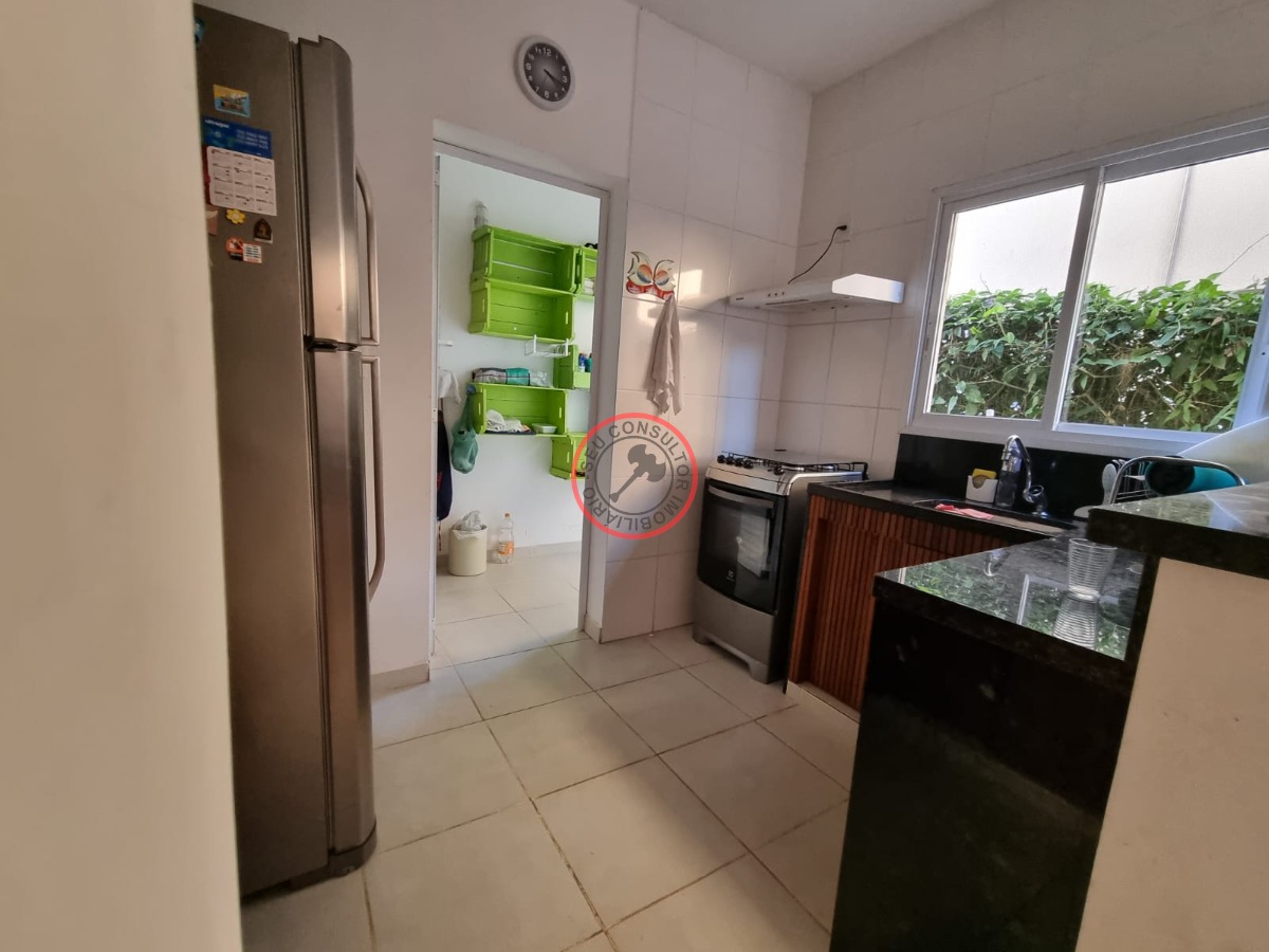 Casa à venda com 3 quartos, 90m² - Foto 25